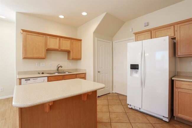 Building Photo - 8949 Grand Emerald Ct