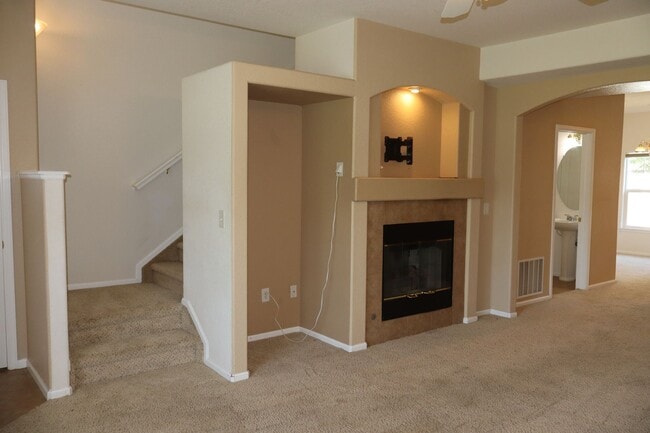 Foto del edificio - Spacious 2 Bed, 2.5 Bath Fort Collins Town...