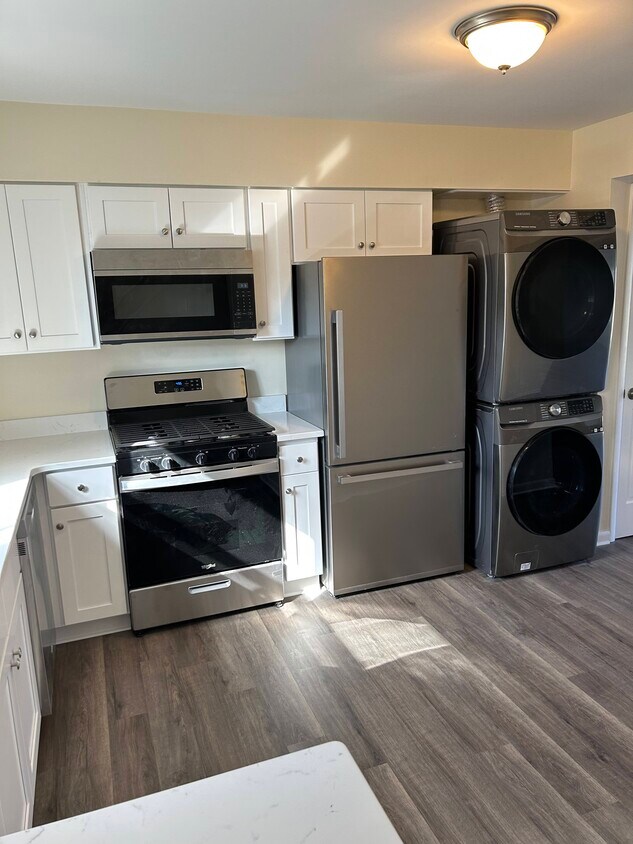 Kitchen - 1711 English Dr
