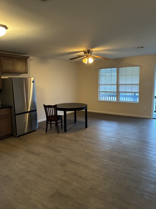 Building Photo - 389 Clark Ave