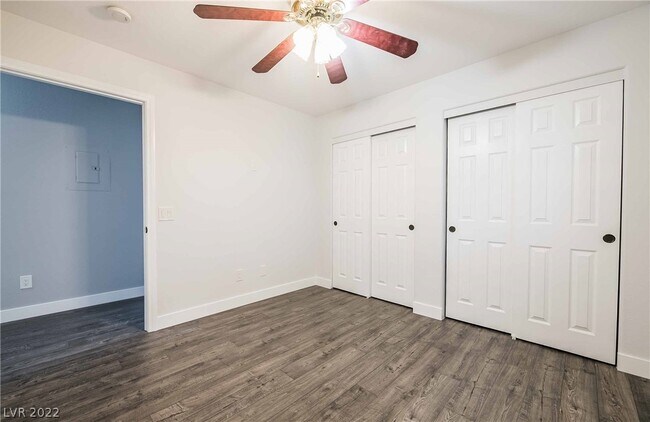 Building Photo - 1933 Cutlass Dr