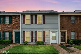 Building Photo - 10320 Monet Dr Building Photo - 10320 Monet Dr