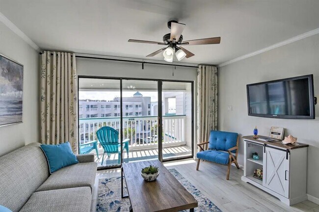 Building Photo - 6102 Seawall Blvd