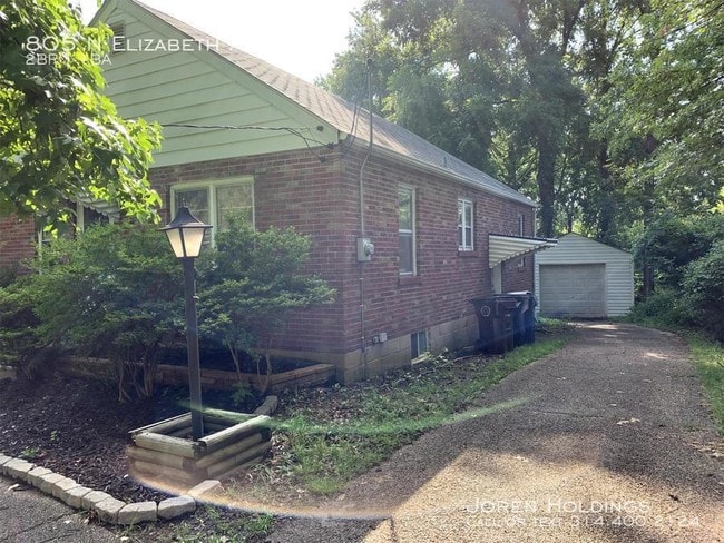 Building Photo - 805 N Elizabeth Ave