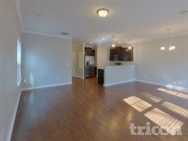 Building Photo - 318 Lanyard Ln