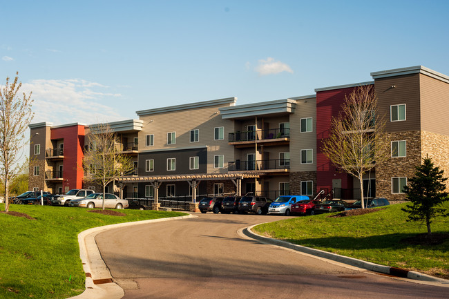 Foto del edificio - Cardinal Creek Apartments