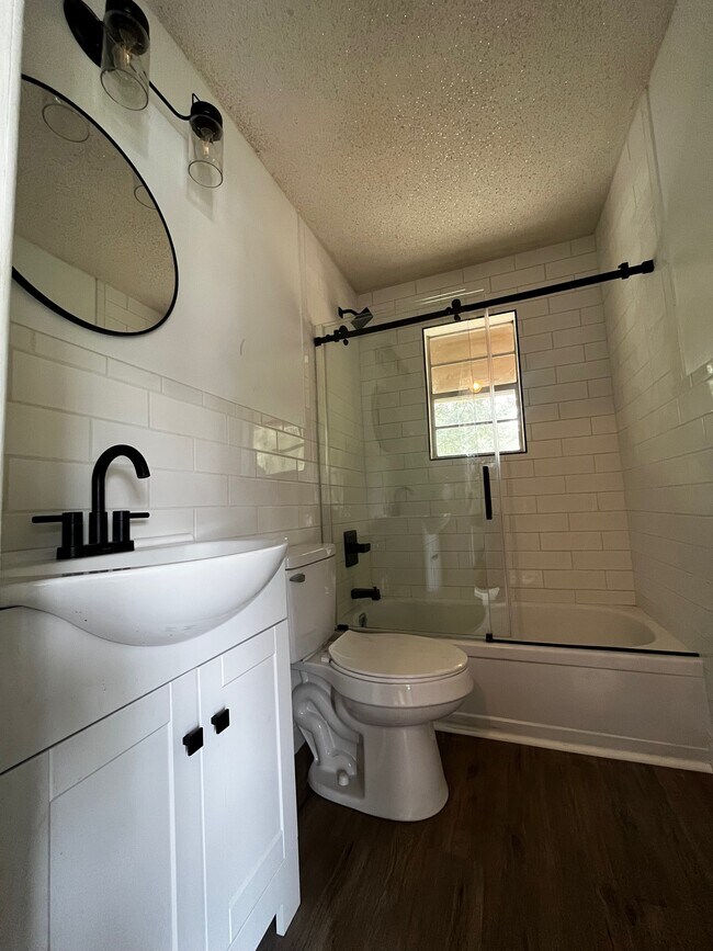 Building Photo - 6650 Zeigler Blvd