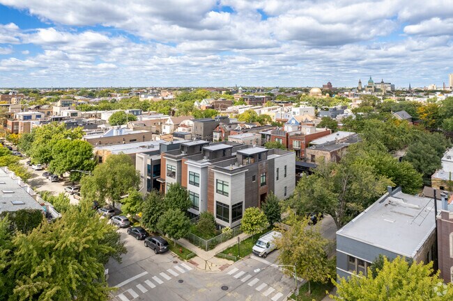 Foto aérea - 600 N Leavitt St