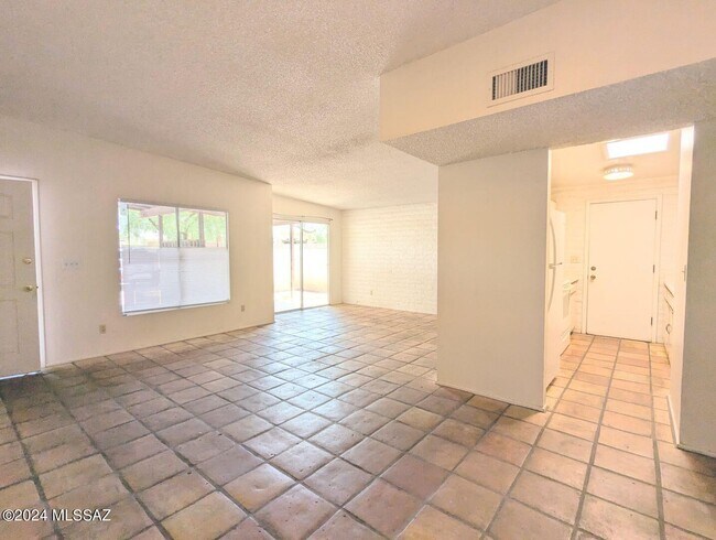 Building Photo - 1655 N Palo Verde Blvd