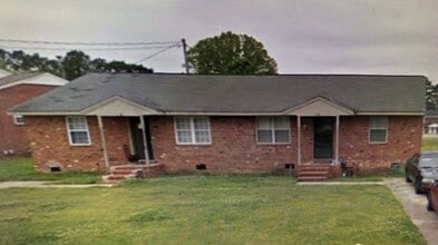 Building Photo - 1718 Windsor Dr