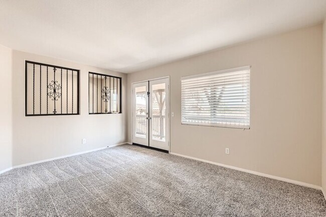 Foto del edificio - 307 Monument Pkwy, Perris, CA, 92570