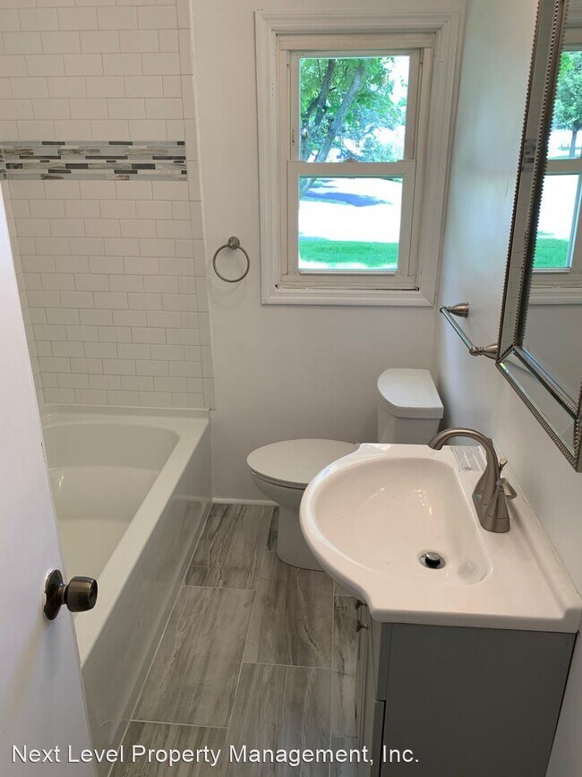 Building Photo - 3 br, 1 bath House - 985 Little Britain Rd