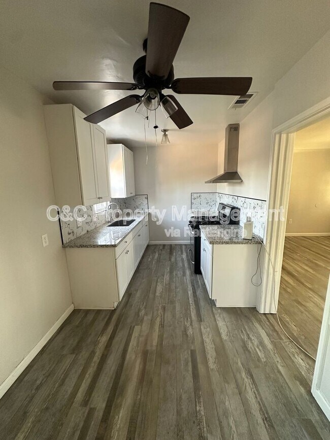 Foto del edificio - 1325 W Fountain Way