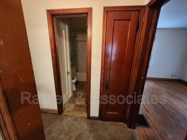 Foto del edificio - 1108 Hathaway Ave