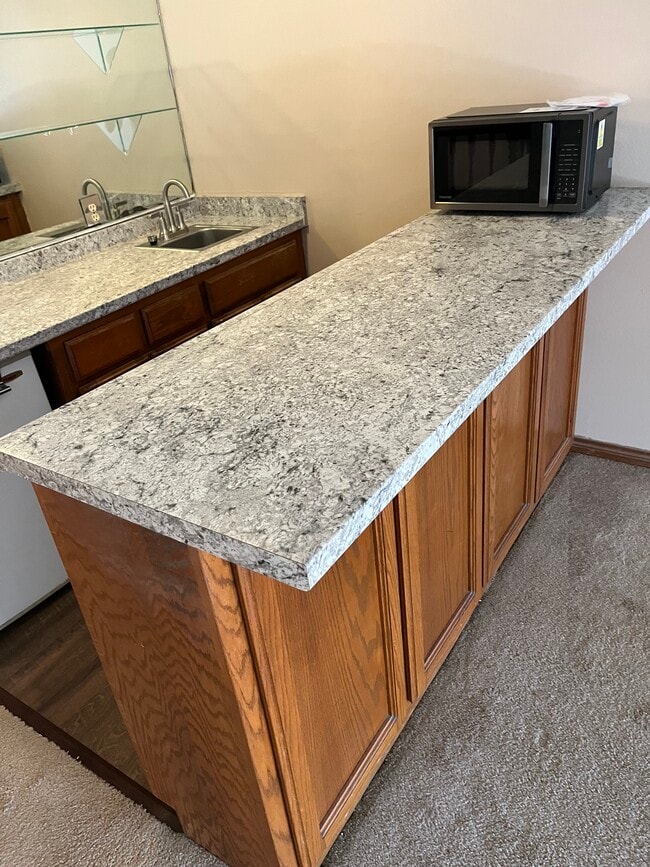 Building Photo - 17200 Newhope St