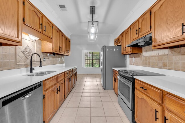 Photo - 6613 Stephan Ridge Dr House