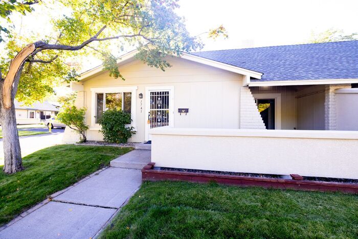 Foto principal - Cute 2 Bedroom East Sparks Townhouse