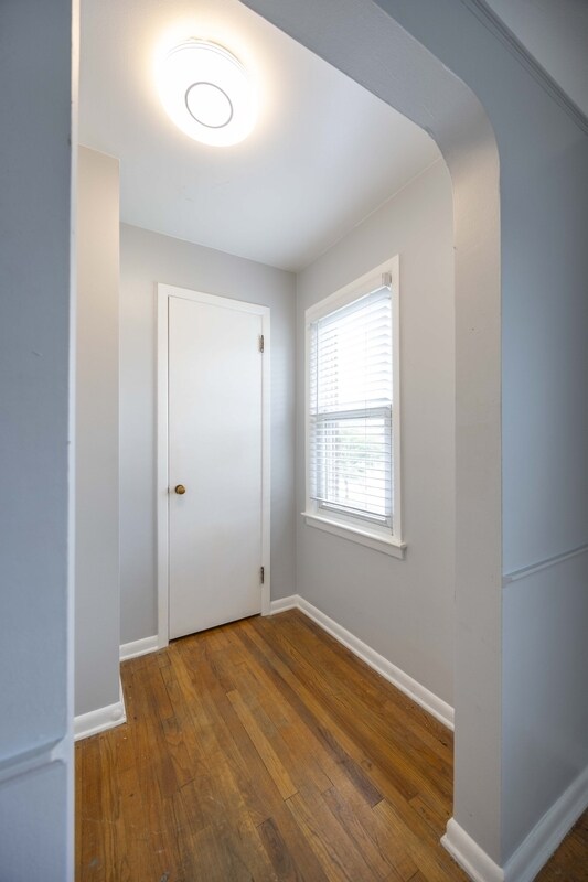 Foto del edificio - 2416 Warrensville Center Rd