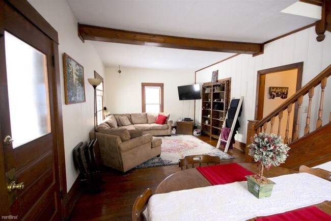 Foto del edificio - 4 br, 1.5 bath House - 1418 Merrill St