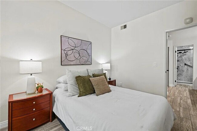 Foto del edificio - 24143 Del Monte Dr.