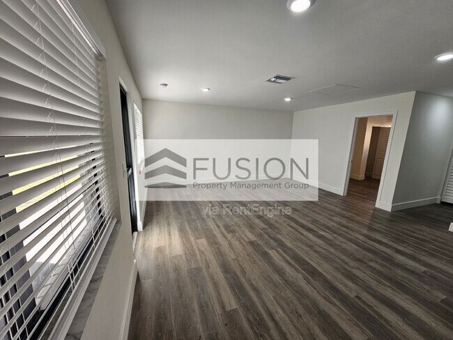 Building Photo - 1731 Alcazar Dr