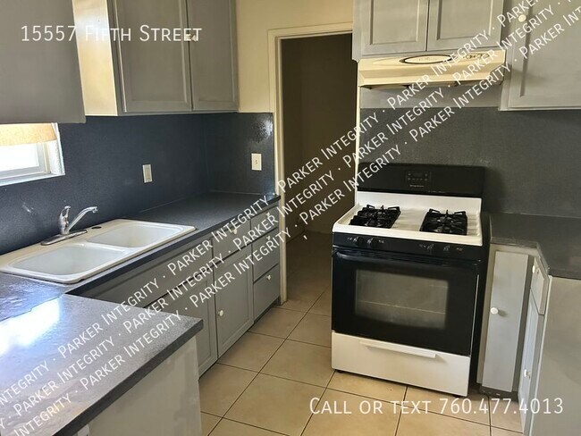 Building Photo - 15557 Fifth Street-