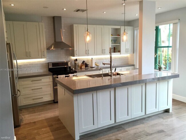 Foto del edificio - 3 br, 2 bath House - 12608 NW 14th St