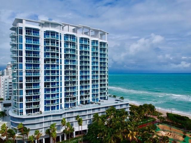 Primary Photo - 6515 Collins Ave