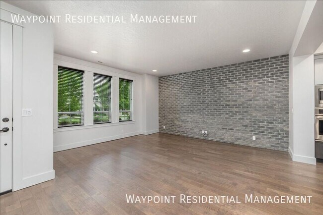 Foto del edificio - 3782 E Parkcenter Blvd