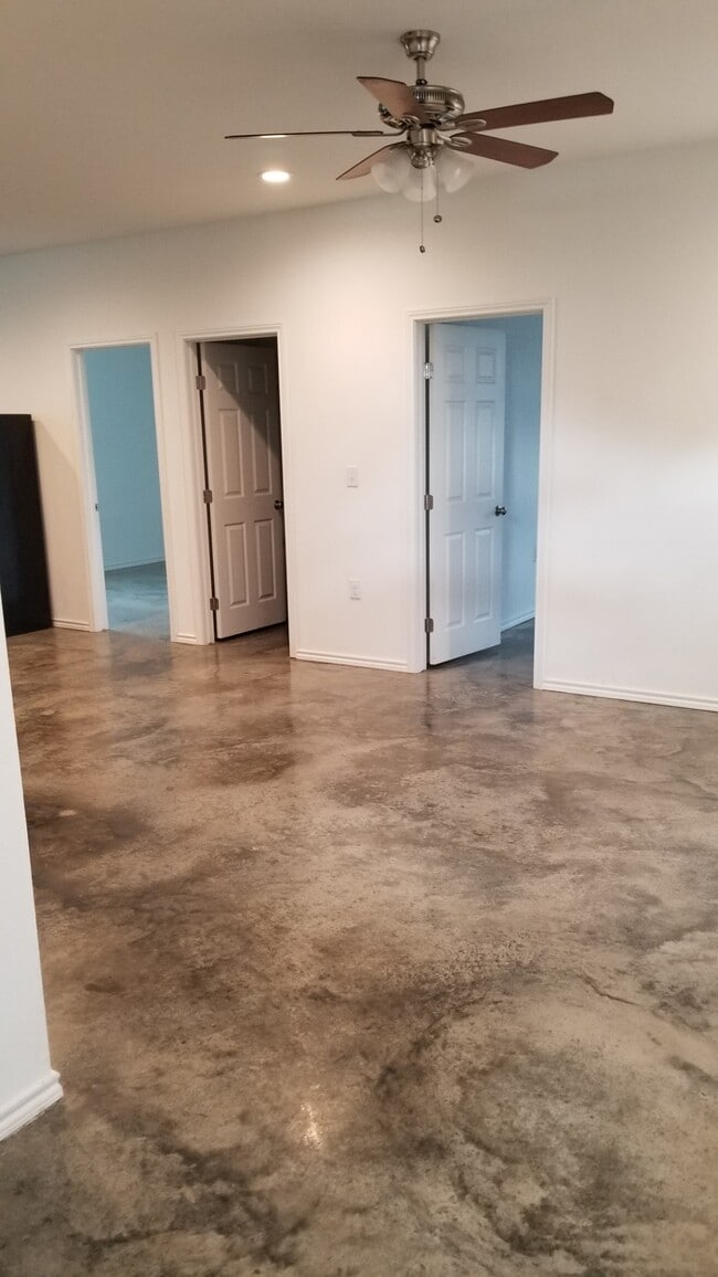 800 Hallie Cv, Lockhart, TX 78644 Townhome Rentals in Lockhart TX