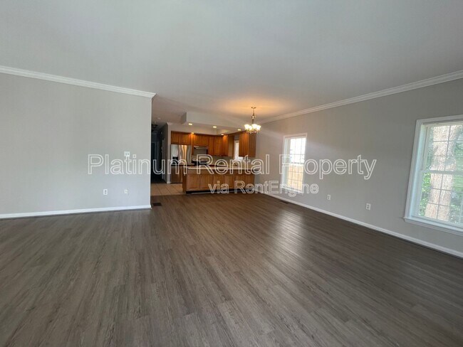 Building Photo - 48 Weyman Ave SW