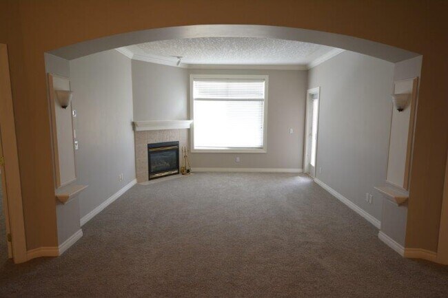 Photo du bâtiment - 2 Bed 2 Bath Unit in Calgary, AB
