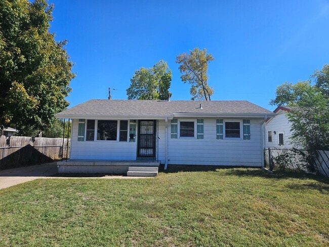 Building Photo - Single Family with basement