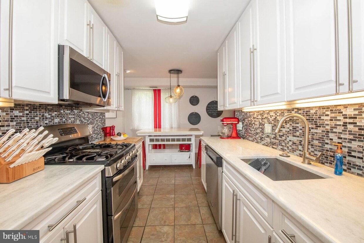 1650 Oakwood Dr Unit E122, Narberth, PA 19072 Condo for Rent in Narberth, PA