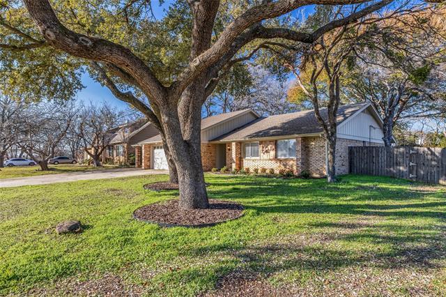 Foto del edificio - 106 Russell Dr