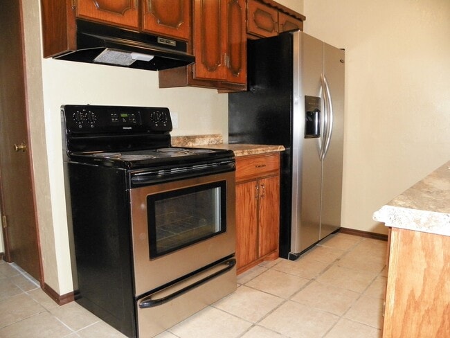 Building Photo - 3 Bedroom Brick home in Tecumseh