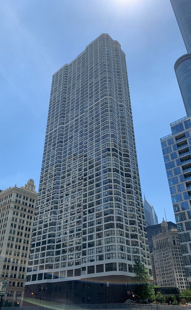 Building Photo - 405 N WABASH Ave