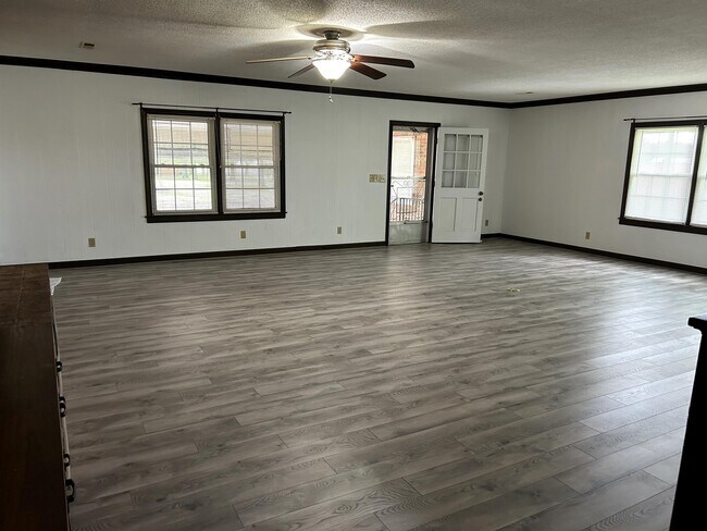 Building Photo - 324 Sikes Mill Rd