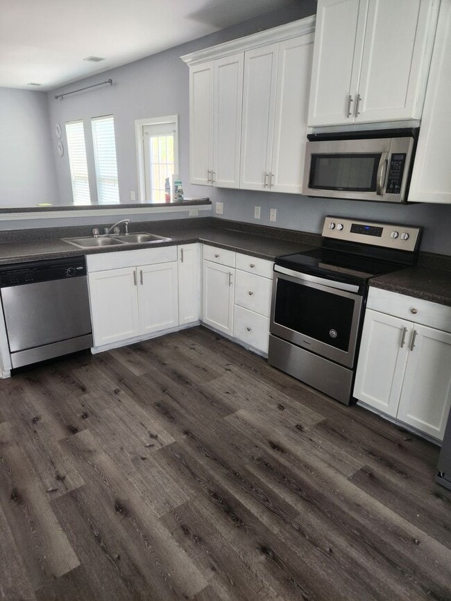 Building Photo - Pooler