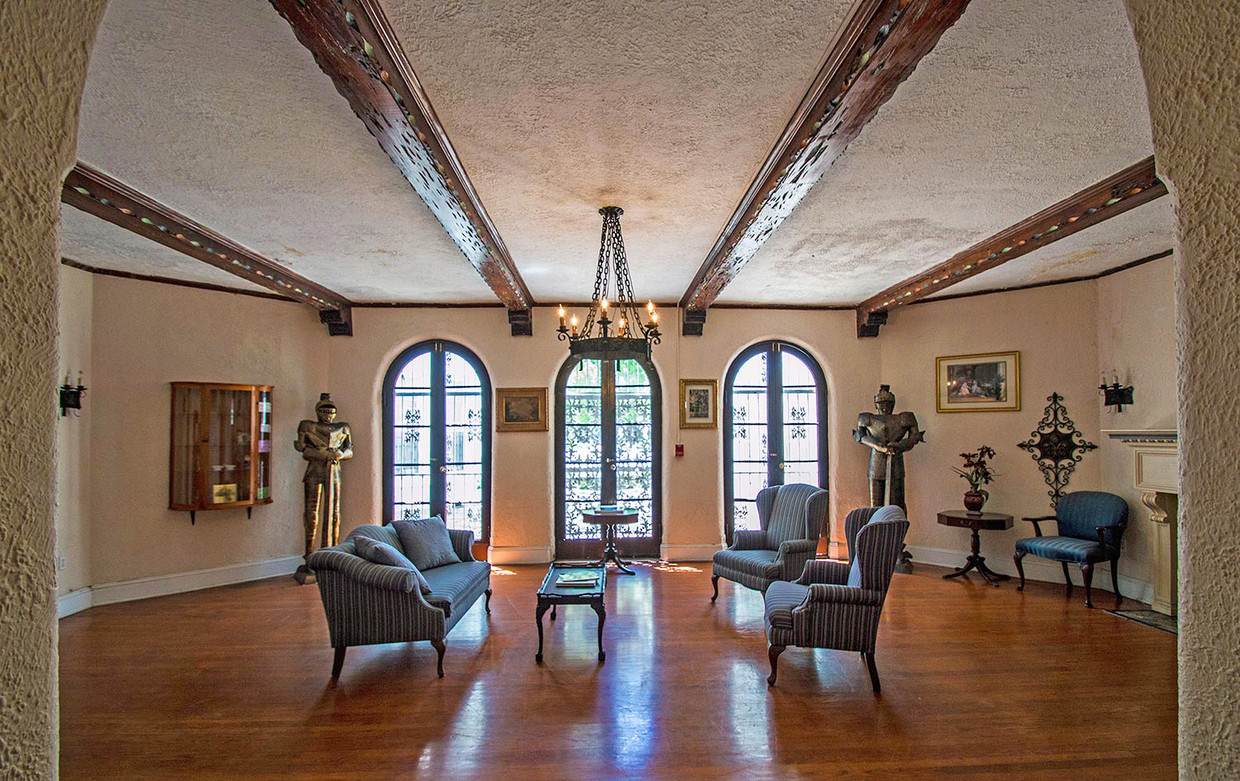 Lobby - Hampton Art Lofts