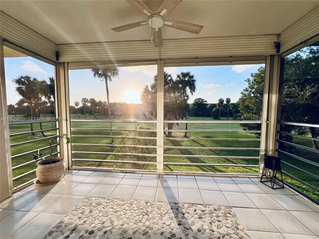 Foto del edificio - 907 Cypress Terrace