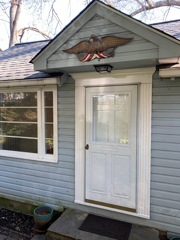 Primary Photo - 1471 Point Way