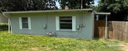 Building Photo - 408 Forrest St