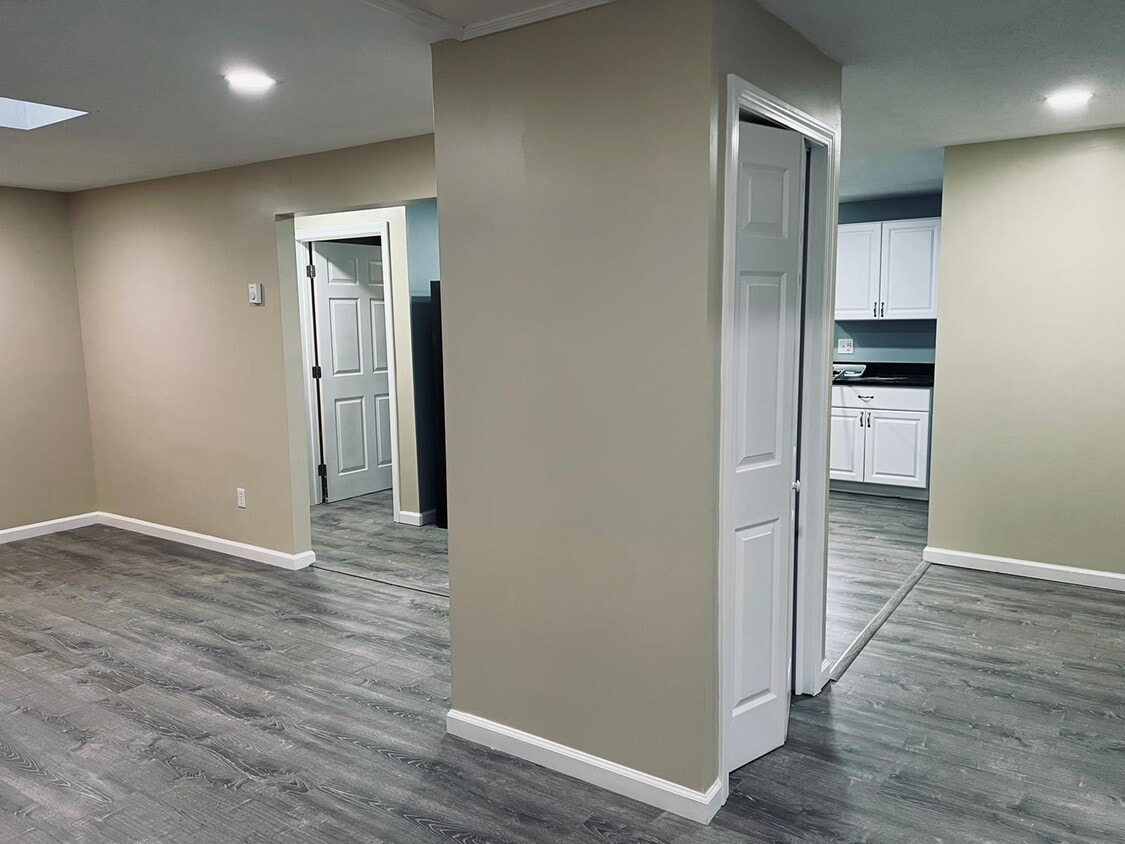 Foto principal - 1036 Chicopee St