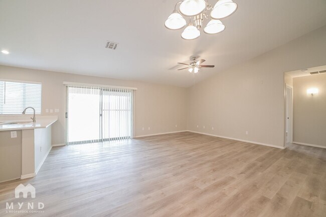 Foto del edificio - 2236 S 82nd Ln