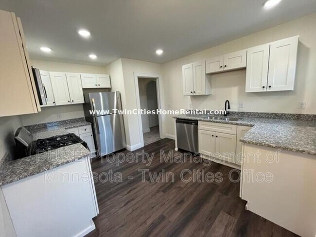 Foto del edificio - 250 6th Ave N