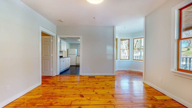 Living /dining area - 12 Stuyvesant St