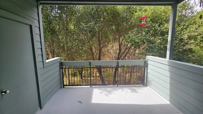 Building Photo - GORGEOUS AND SERENE Private 2BD/2BA Pleasa...