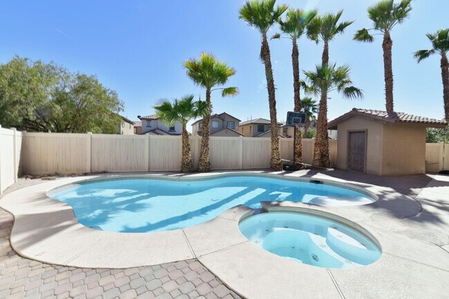 Foto del edificio - Spacious 4Bed/2Bath/2Car Home located in North Las Vegas w/ Pool!