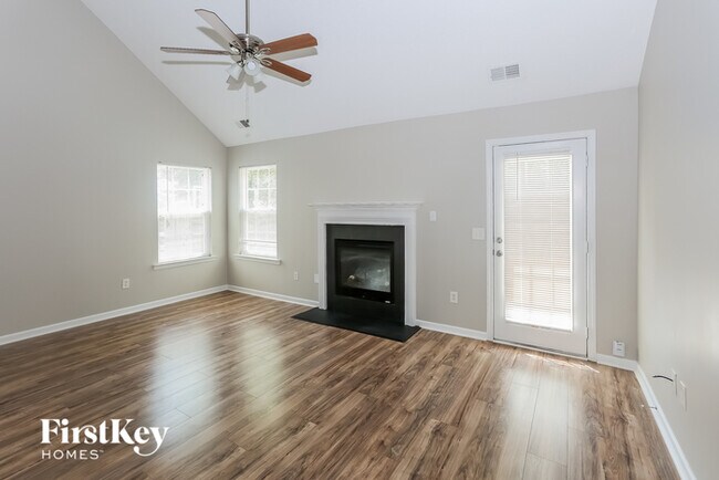 Foto del edificio - 8840 Laurel Run Dr